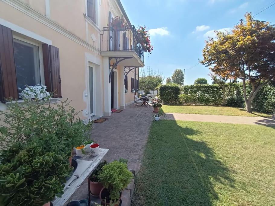 B&B We Care Appartamento Lendinara Exterior photo